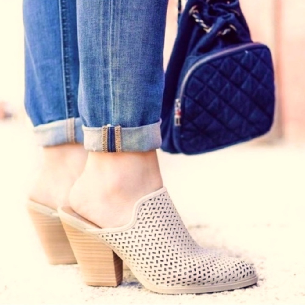 DV DOLCE VITA Kenli Laser Cut Mule Booties Block Heel Taupe Women Size 8.5 - Picture 2 of 12